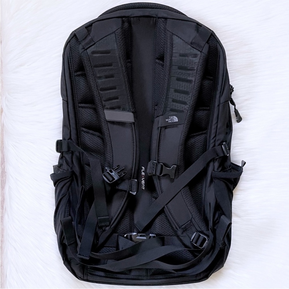 The North Face Unisex Borealis 28 Liter Backpack In Black - Picture 3 of 11
